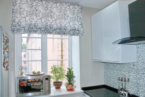 Римские шторы на кухне