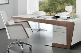 Як вибрати і де придбати письмовий стіл?