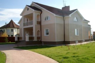 Будівництво будинку: довірте роботу професіоналам