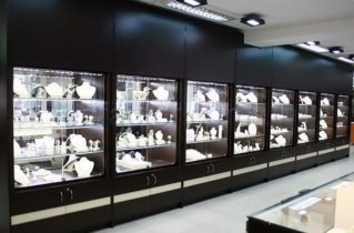 Освещение торгового зала продуктового магазина